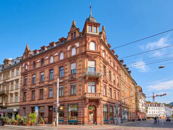 Altbau-Liebe: Repräsentative 3-Zimmer-Wohnung in historischem Anwesen - Hei...